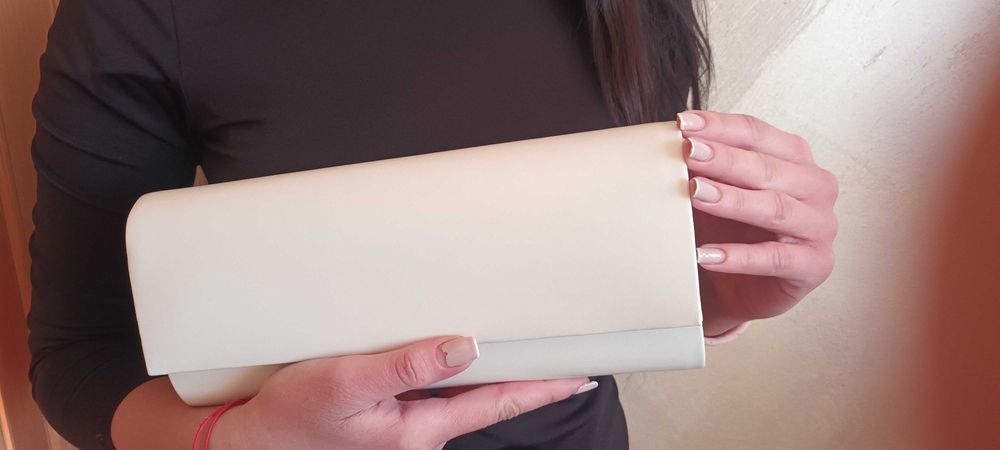 Елегантна чанта в отлично състояние