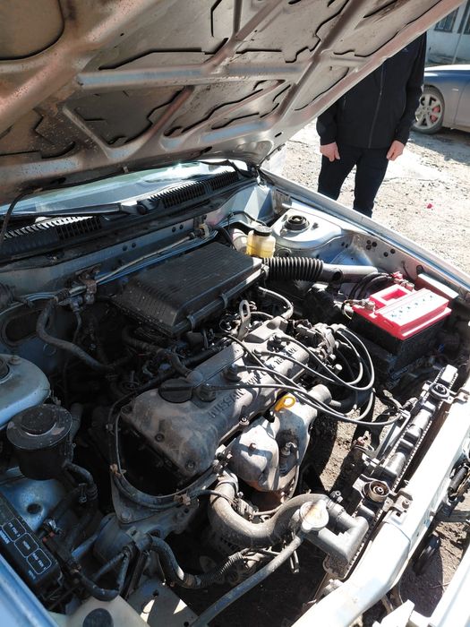 Машина nissan primera 95