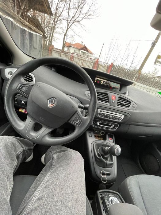 Vând scenic 3 cu gpl