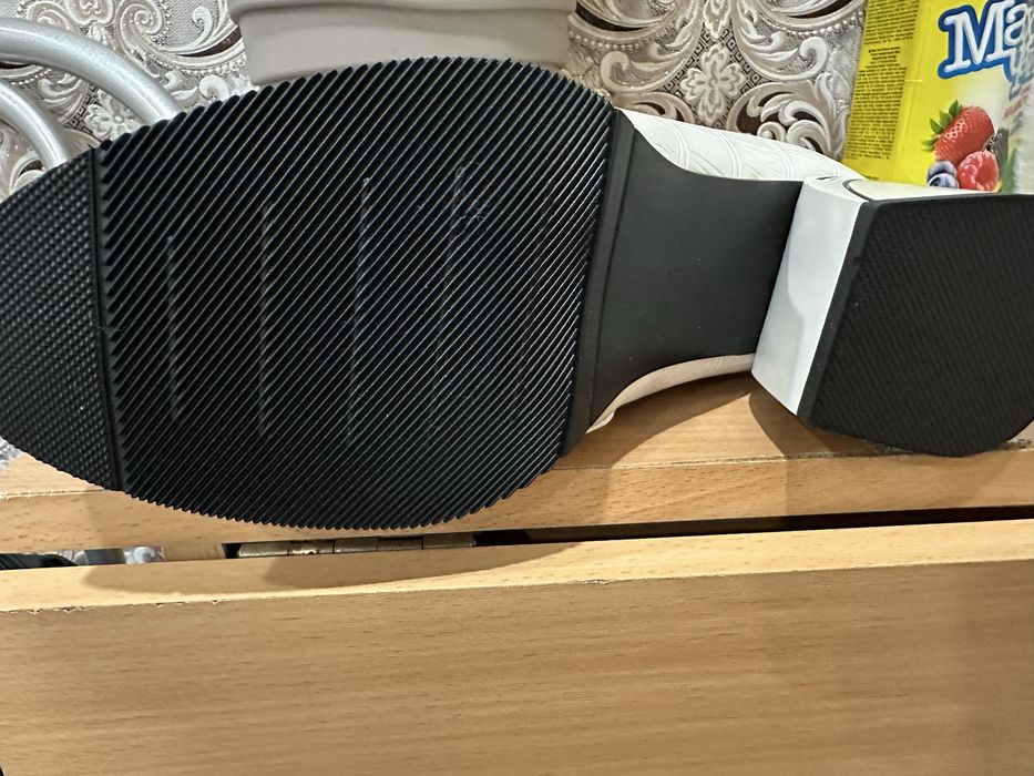 Продам новую обувь!