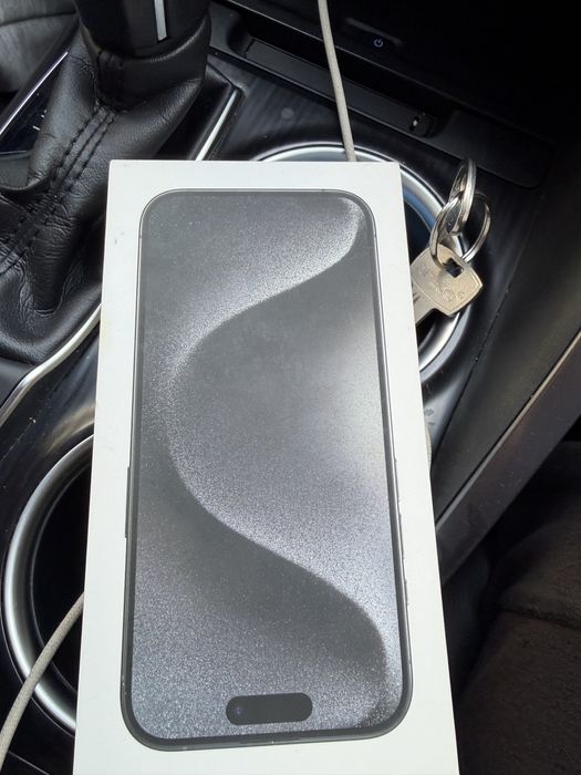 Iphone 15pro, с документами
