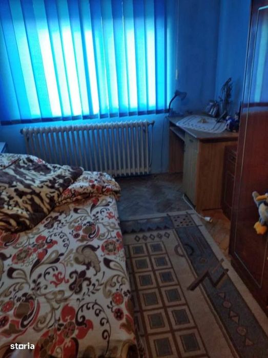 Apartament cu parcare, str. V. Gelu