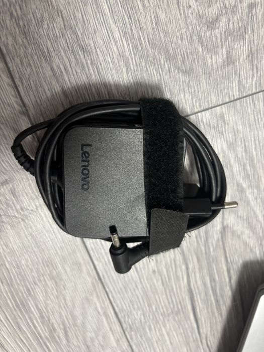 Laptop Lenovo IdeaPad S145-15IKB i5 SSD 256GB cu încărcător