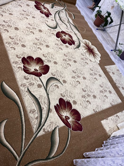 Ковер в отличном состоянии , 2*4 метра