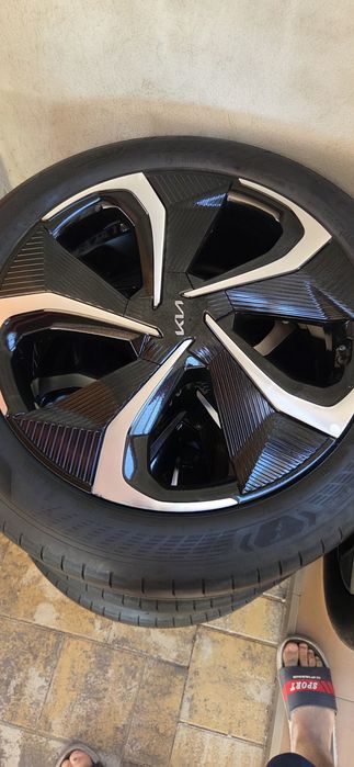 Vand 3 lante kia EV 6
