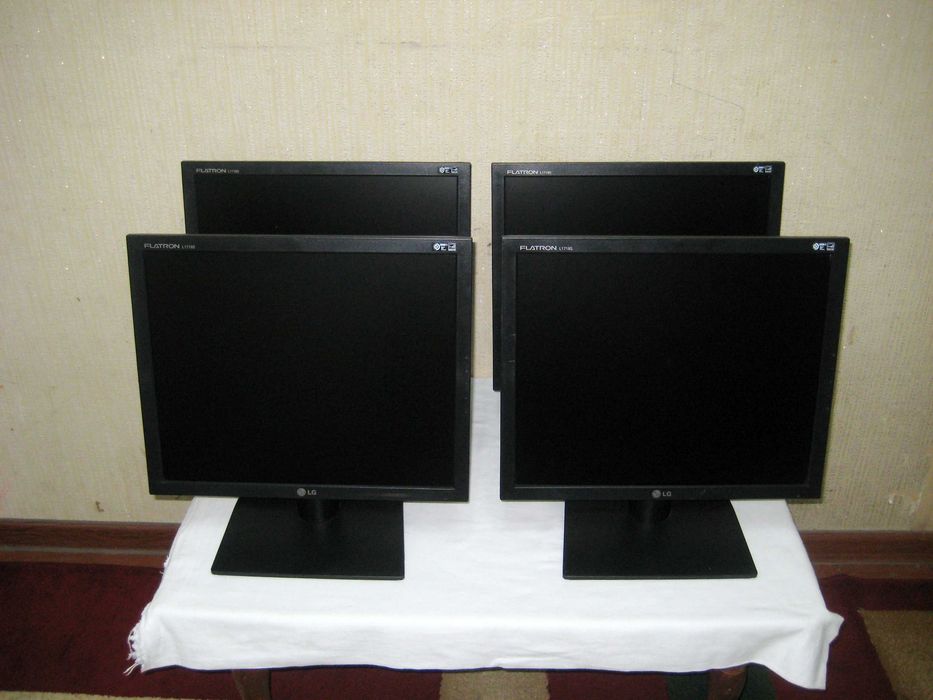 Манитор LG 17 LSD 4шт состоянии идеально рабочим состоянии!