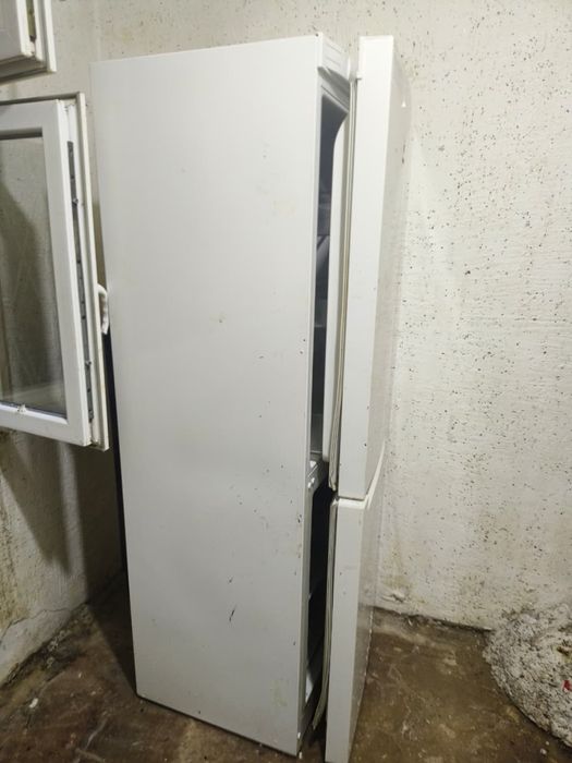 Холодильник бу в рабочем состояний