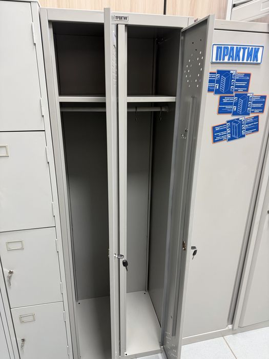 Продаю шкаф для одежды металлический
