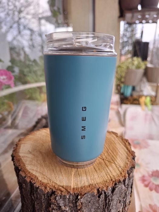 Термо чаша SMEG, нова, има и зелена, лилава,бежова, жълта, тюткоаз