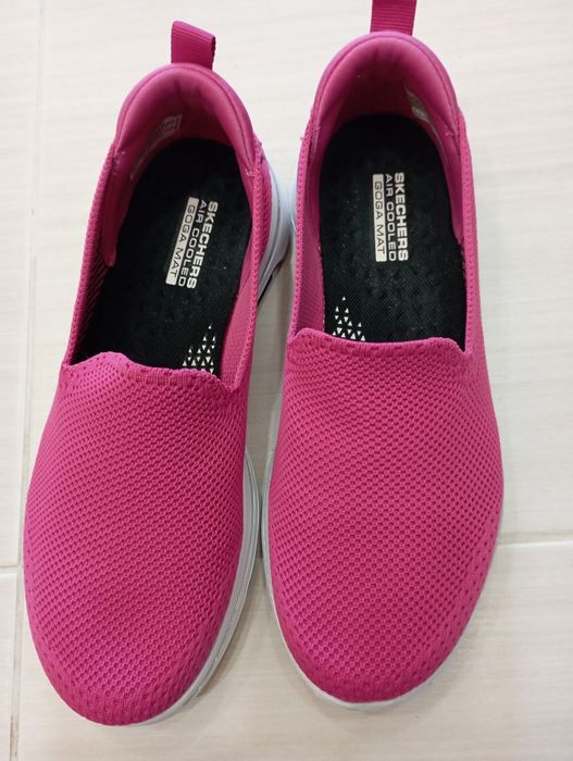 Skechers pt femei mărime 35,5