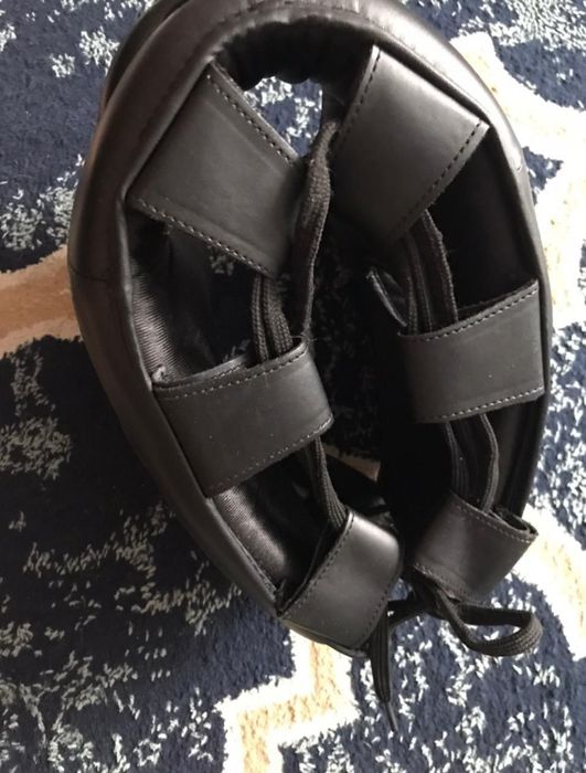 Шлем с бампером для единоборств