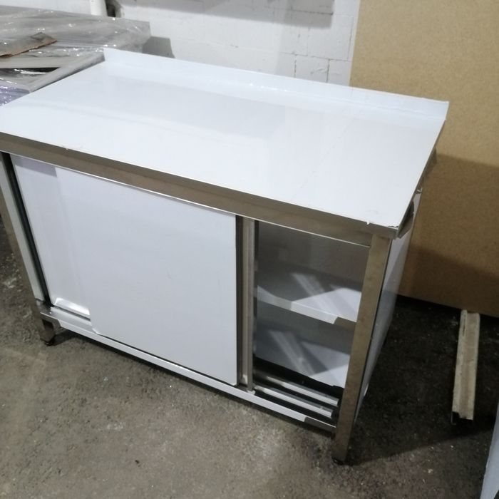 Стол разделочный из нержавейки. .