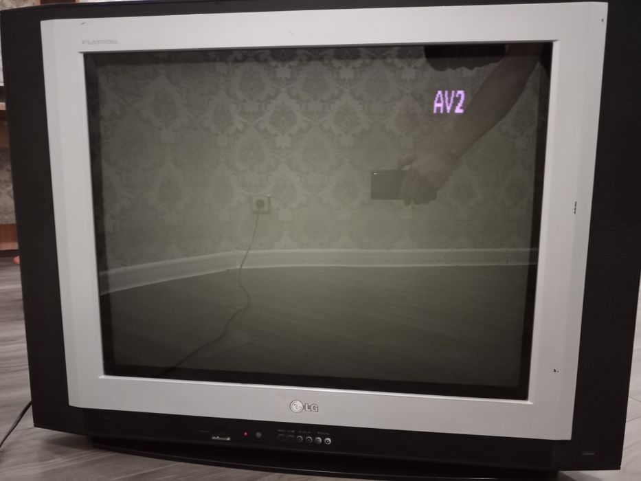 Телевизор LG продам