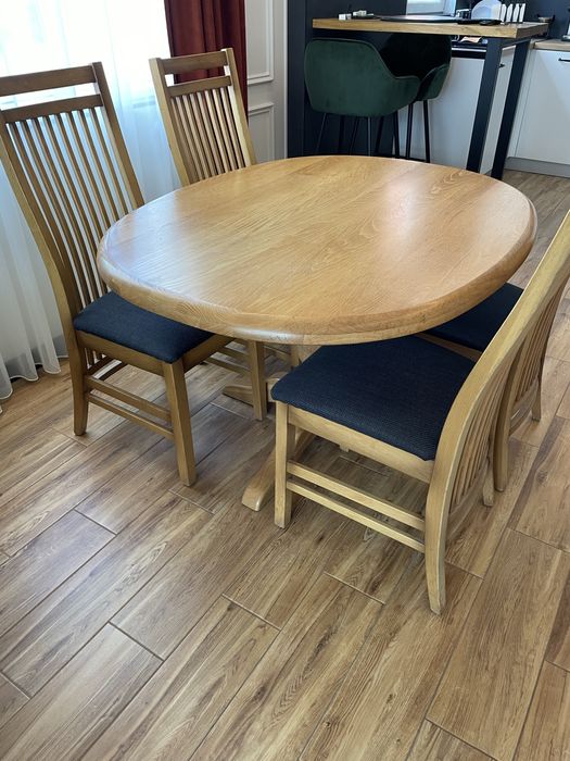 Дъбова маса с 4 стола