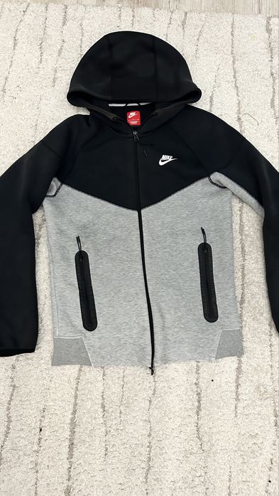 nike tech fleece original