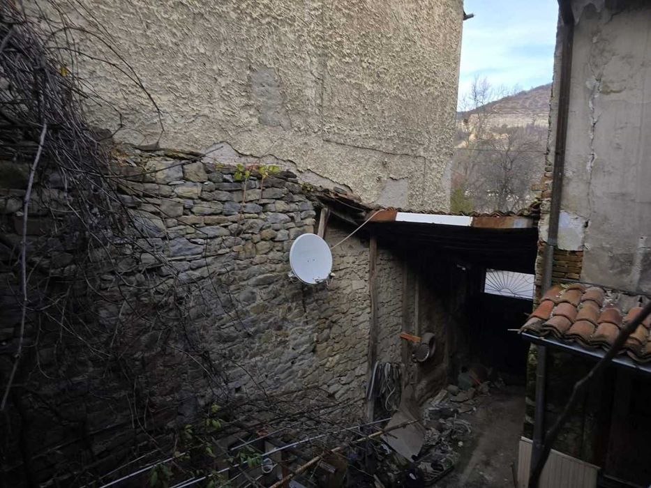 Двуетажна къща в Старата част на Велико Търново