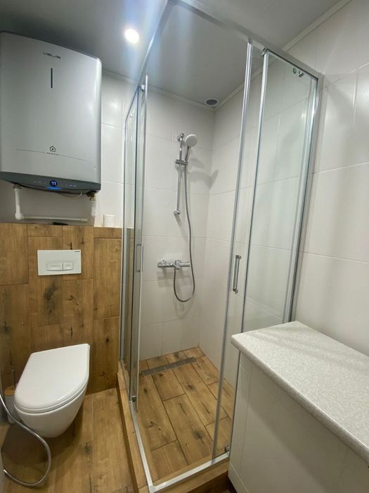 Установка душевых кабин