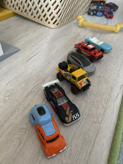 Продам машинки Hot Wheels