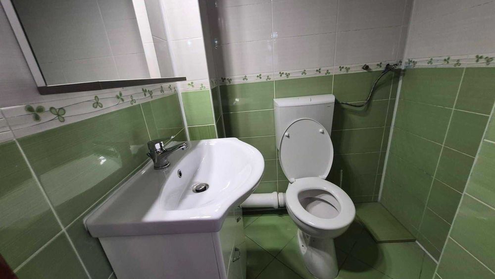 Apartament 3 camere decomandat in Onesti, zona Mall, etaj 2/4, 80mp.