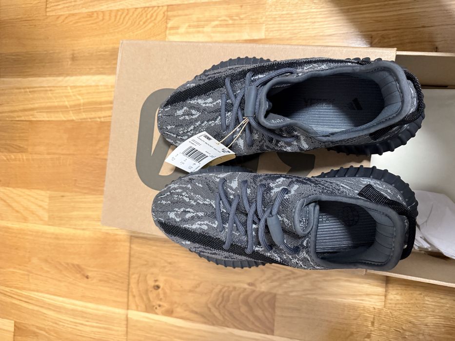 yeezy 350 dark salt