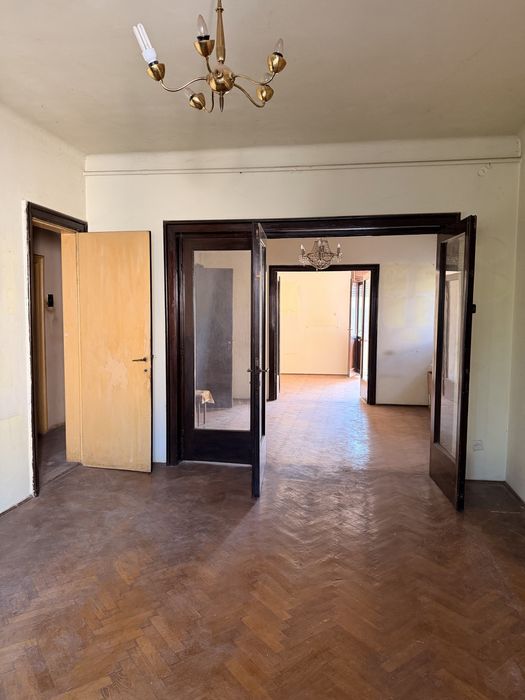 Apartament în vilă  6 camere 120 mp Decebal – Moise Nicoară | Ideal locuință sau business
