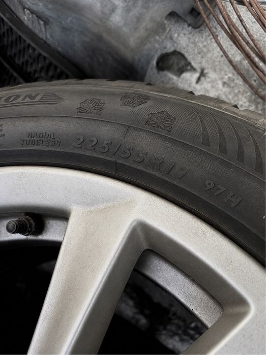 Set Jante Aliaj BMW 17" cu Anvelope Iarnă 225/55 R17