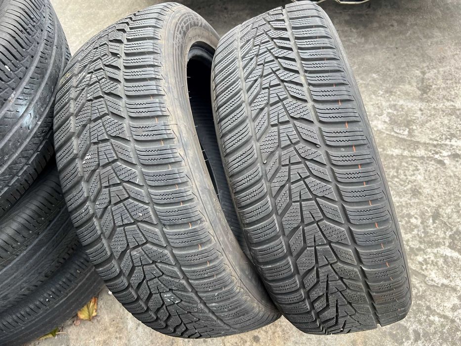 Продавам 2бр. зимни гуми Hankook 215/55/18 99V DOT2922 Made in KOREA!!