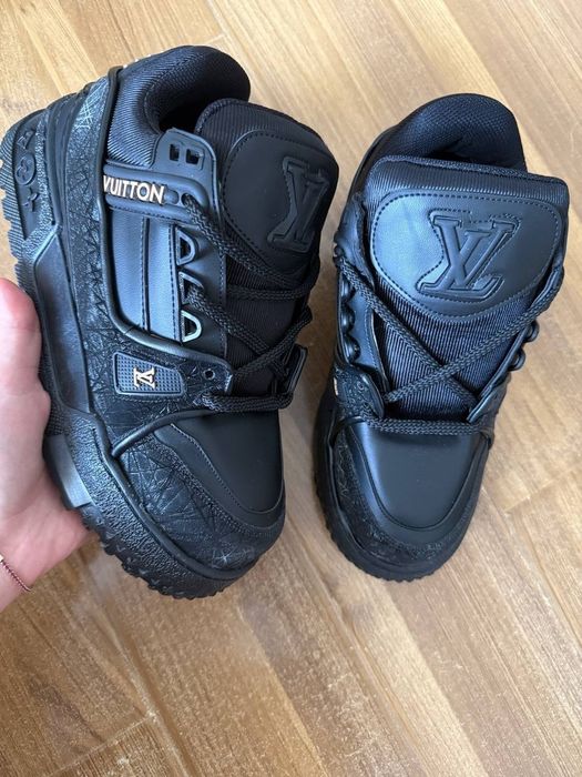 Adidasi Louis Vuitton