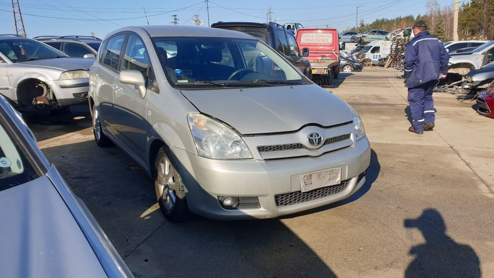 Тойота Корола Версо 2.2 d4d на части