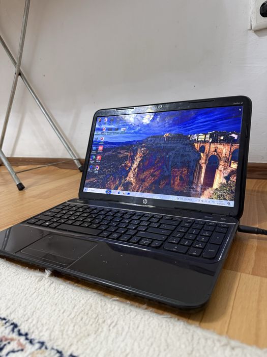 Ноутбук hp с мышкой