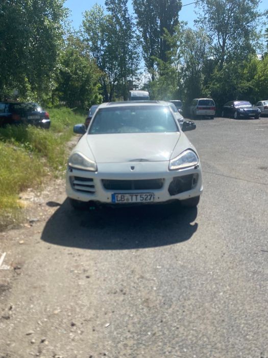 Продавам porsche cayenne