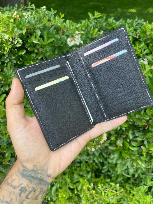 Portofel din piele naturala lucrat integral manual in Romania