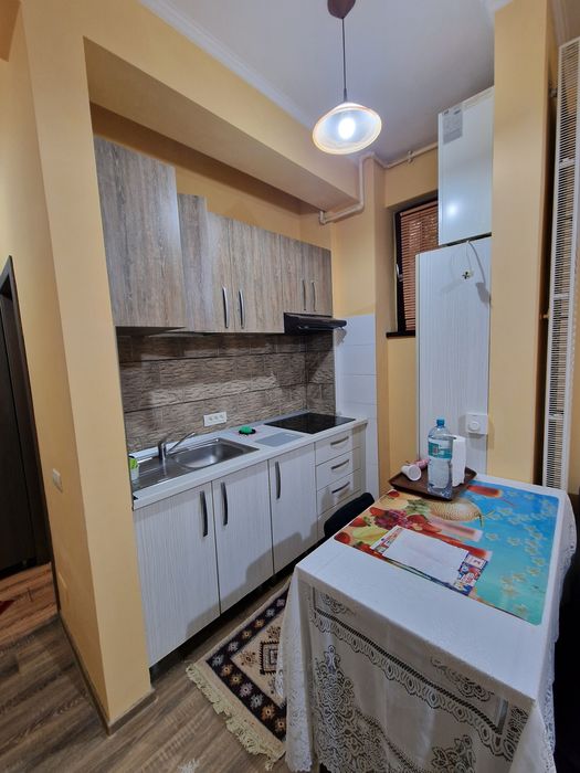 Garsoniera de închiriat