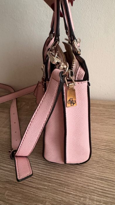 Розова чантичка Guess