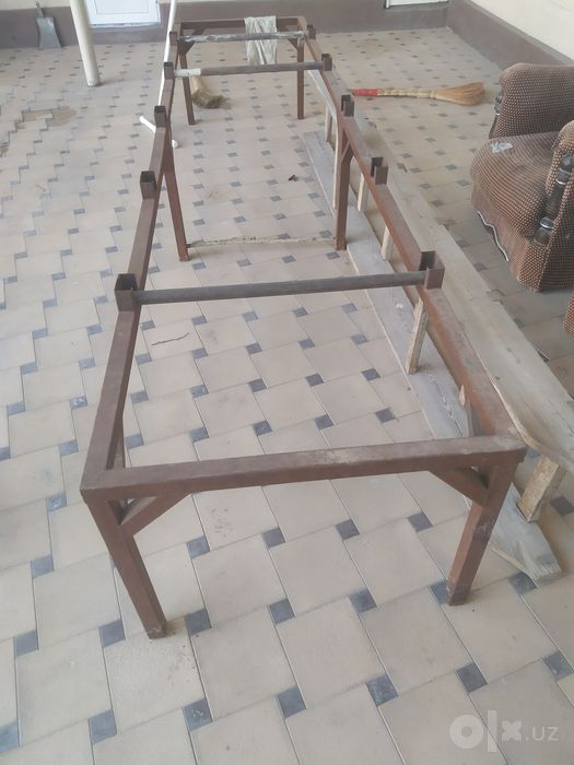 Qop tikuv mashinasi sotiladi qop tikish uchun barcha jihozlari bilan .