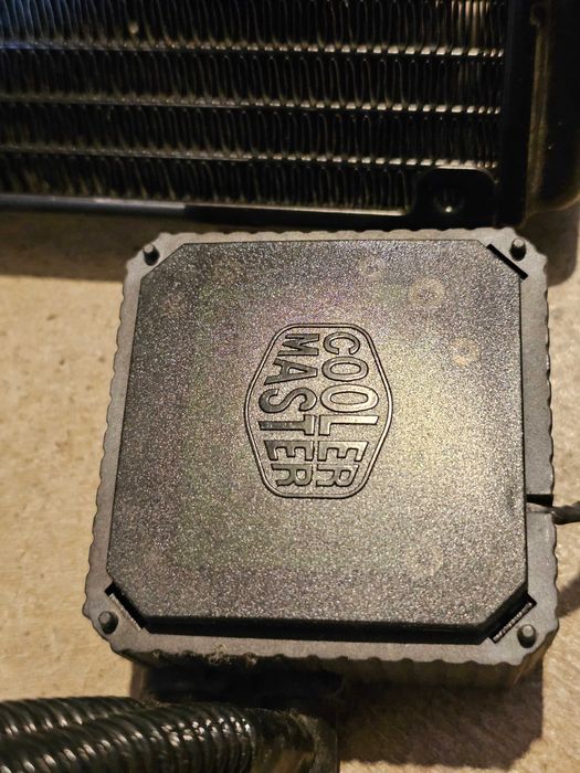 Sistem racire pe lichid cooler master sistem Intel