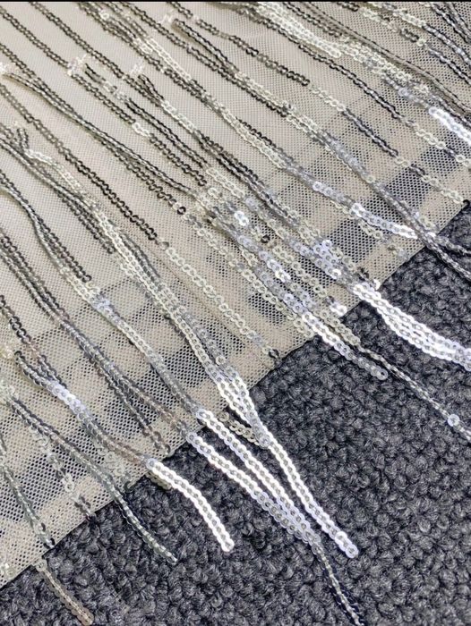 Стилна рокля с пайети – перфектна за повод