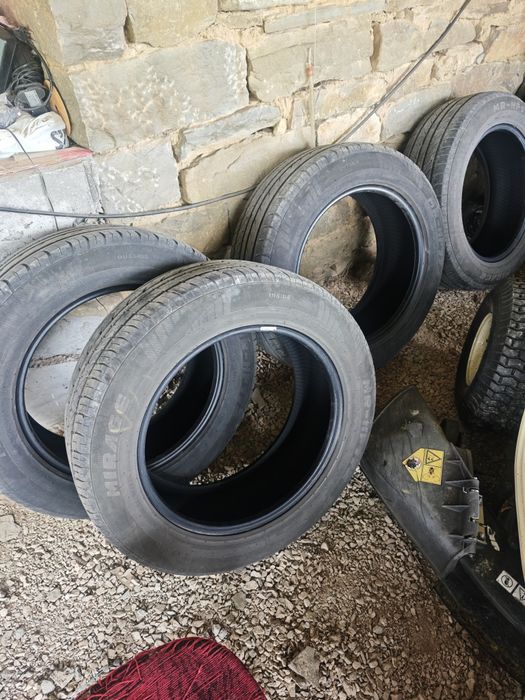 Летни гуми 235/60/18 в много добро състояние