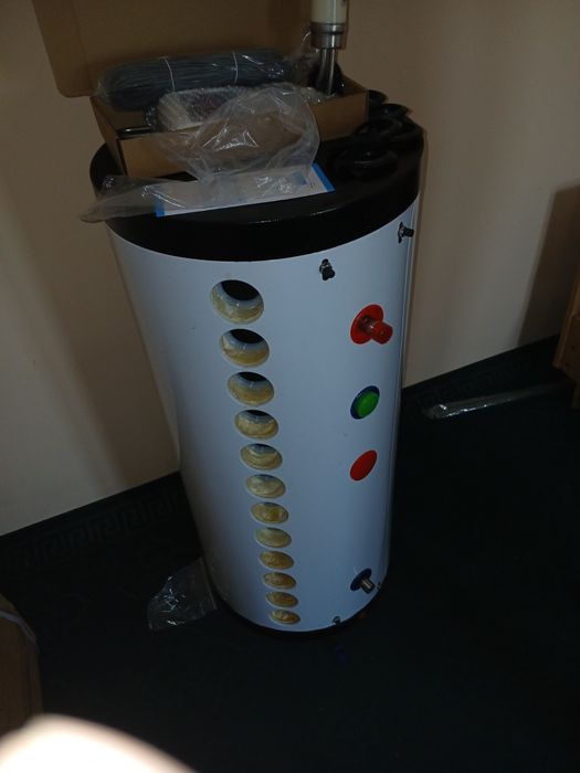 Quyosh suv isitgich oʻrnatish/Солнечный водонагревател установка