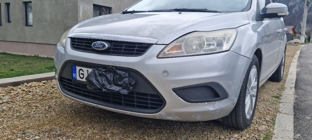 Bara fata,  capota, capitonaj capota Ford Focus 2