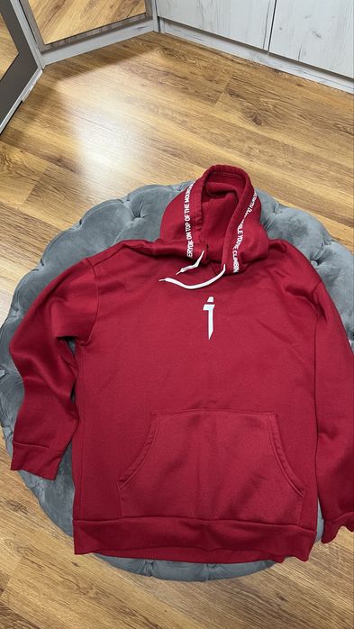 Суитчъри (худи) и пуловери