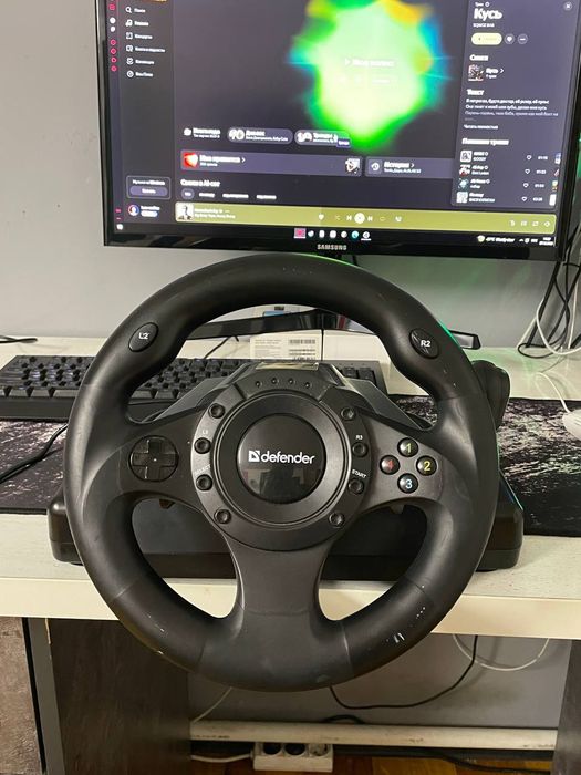 Игровой руль с педалями