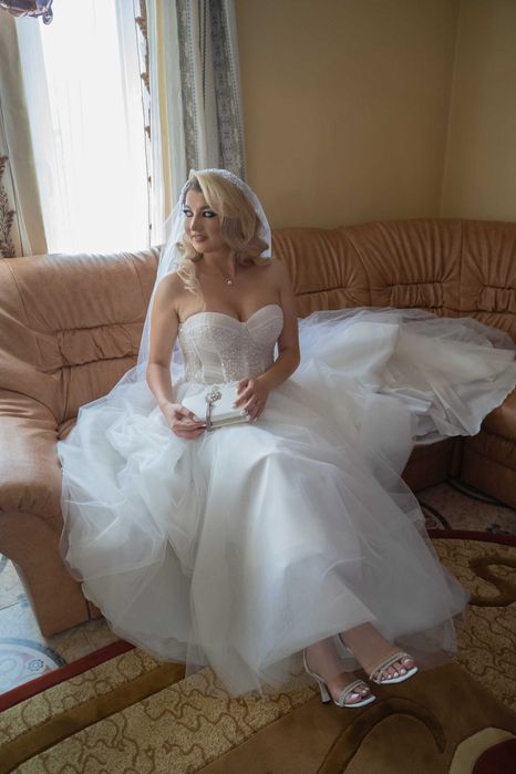 Vand rochie de mireasa