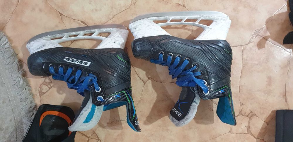 Хоккейные коньки