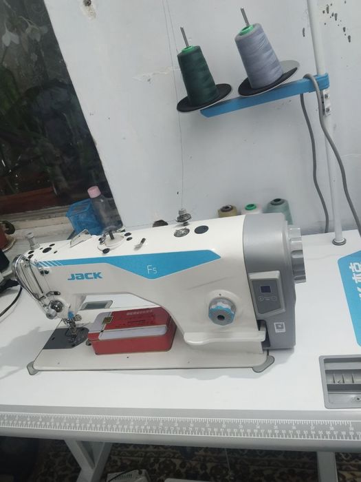 Tikuv mashinasi sotiladi JEK