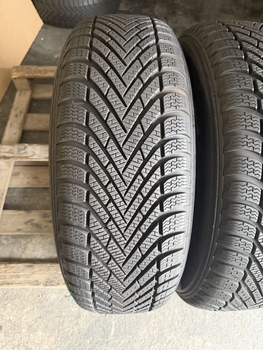 2 anvelope iarna 215/65/16 Pirelli 8.5 mm DOT 2024!