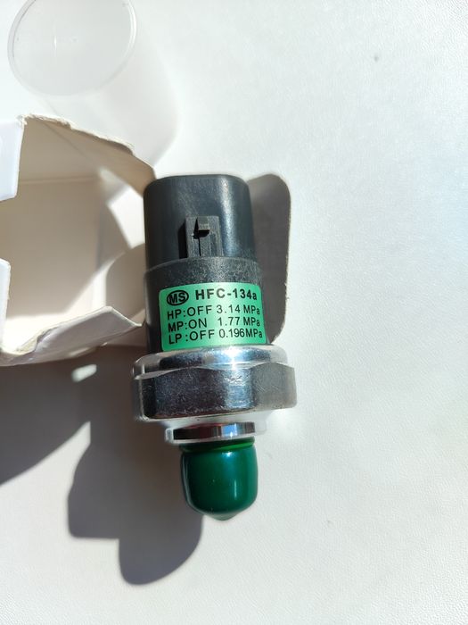 Датчик давления фреона кондиционера