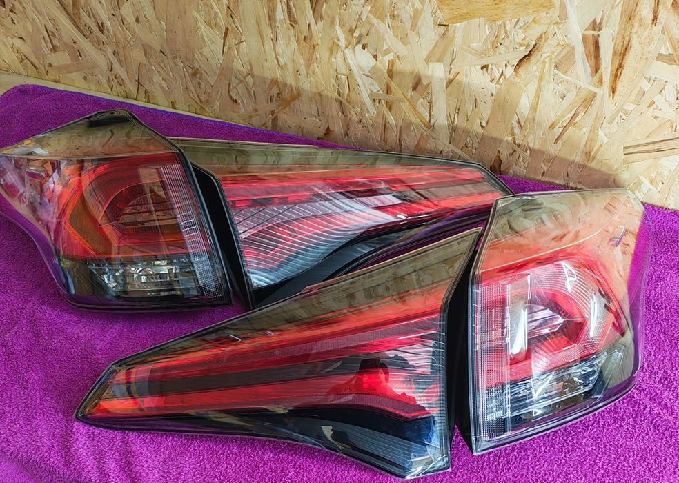 Задние фонари Toyota Rav4