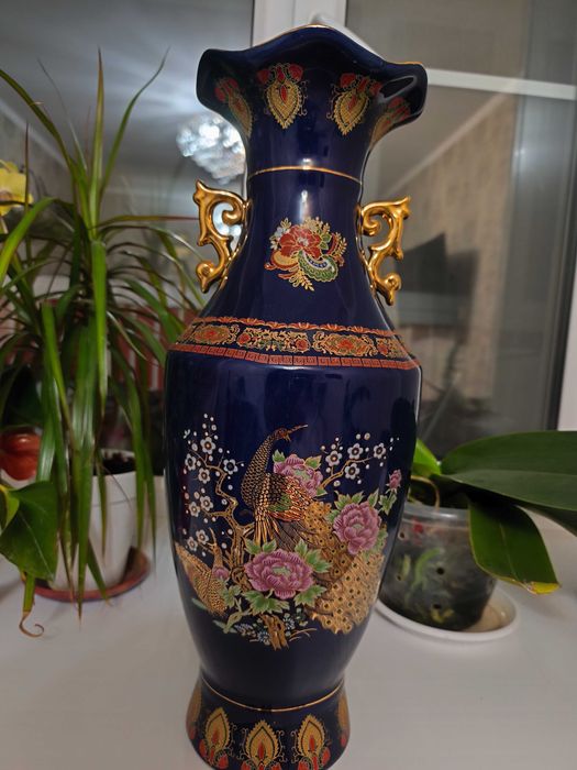 Продам декоративную вазу