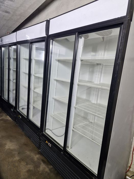 Продам витринные холодильники